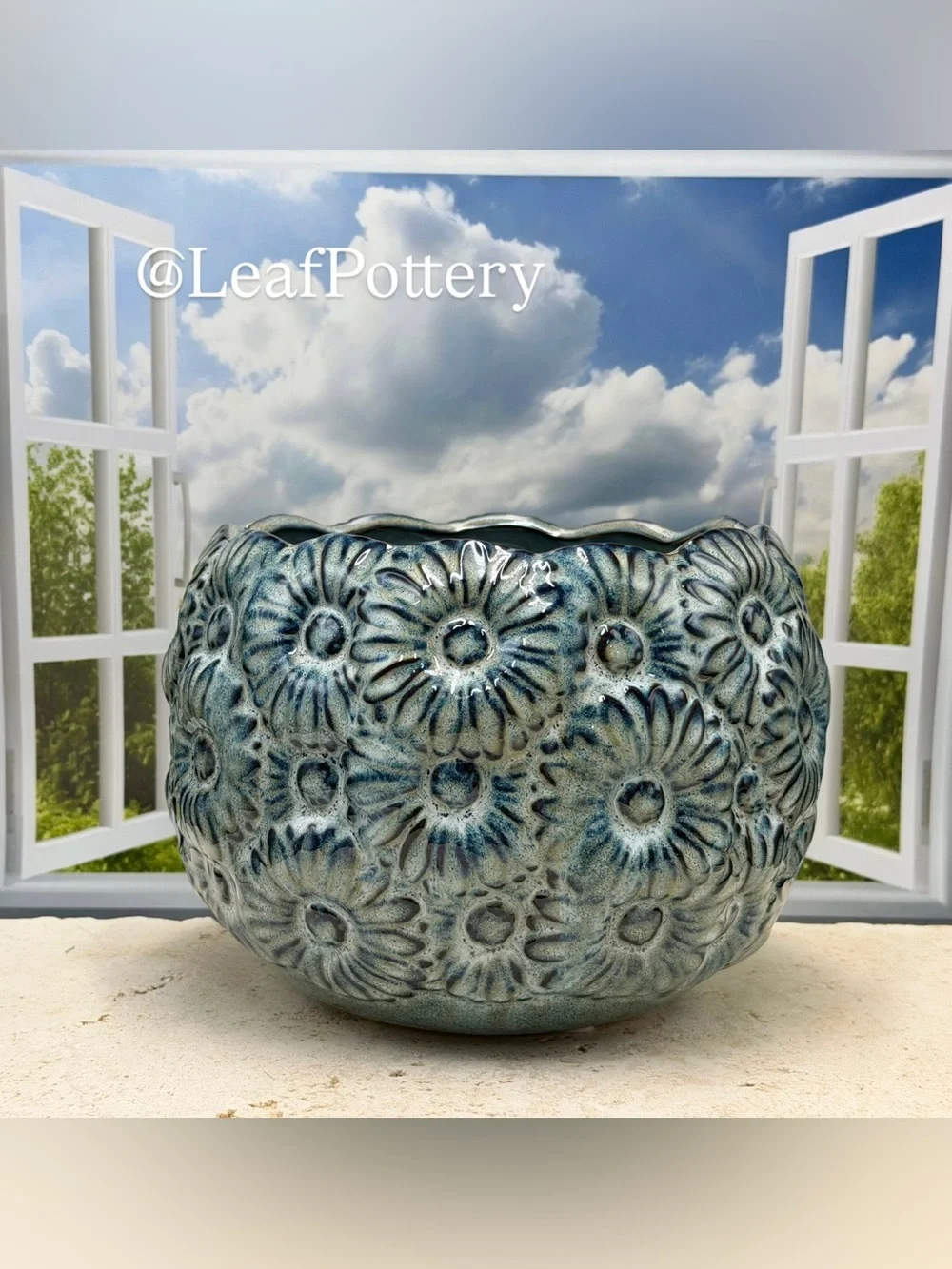 Large Ceramic Flower Planter with Drainage, Textured Daisy Pot for Indoor Plants